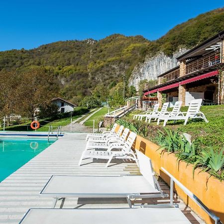 Cozy Chalet At Marone Lake Lombardy With Pool Buitenkant foto