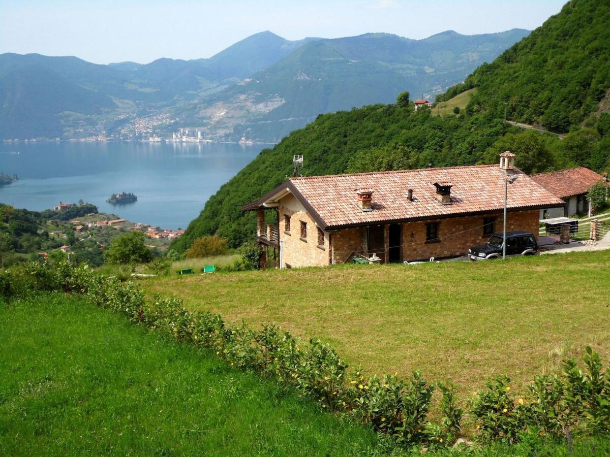 Cozy Chalet At Marone Lake Lombardy With Pool Buitenkant foto