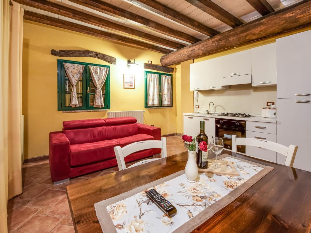 Cozy Chalet At Marone Lake Lombardy With Pool Buitenkant foto