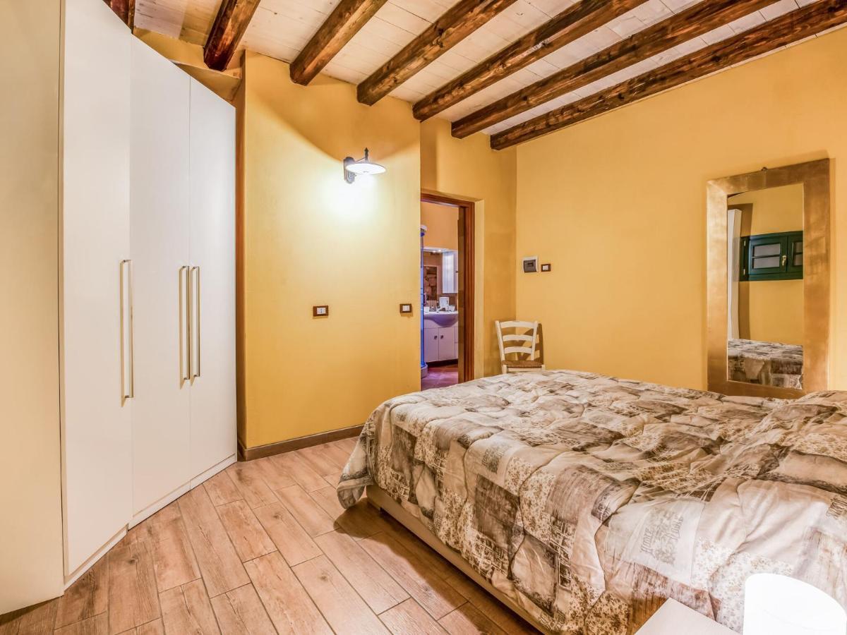Cozy Chalet At Marone Lake Lombardy With Pool Buitenkant foto