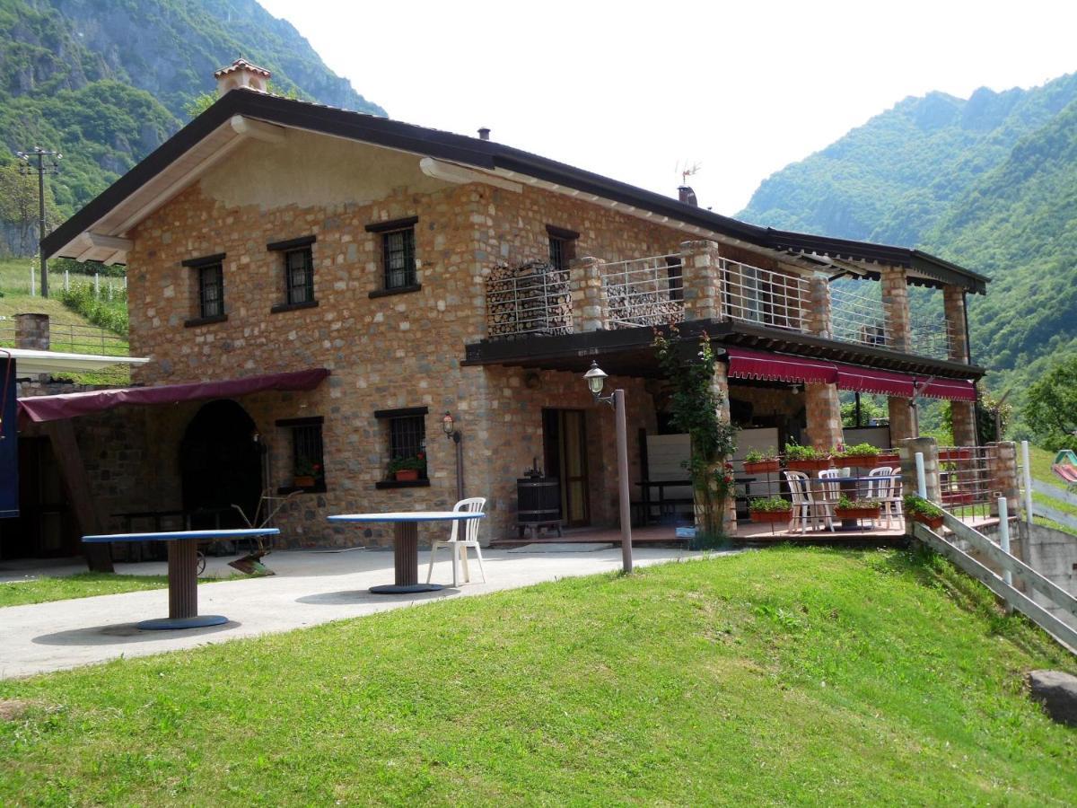 Cozy Chalet At Marone Lake Lombardy With Pool Buitenkant foto