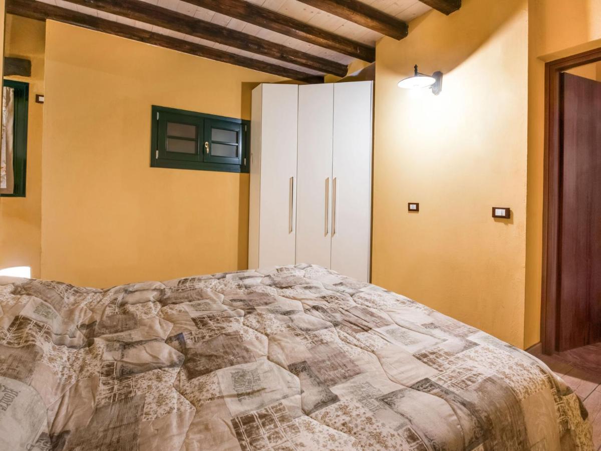 Cozy Chalet At Marone Lake Lombardy With Pool Buitenkant foto