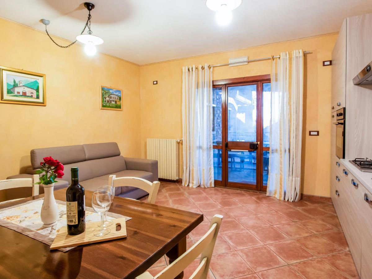 Cozy Chalet At Marone Lake Lombardy With Pool Buitenkant foto