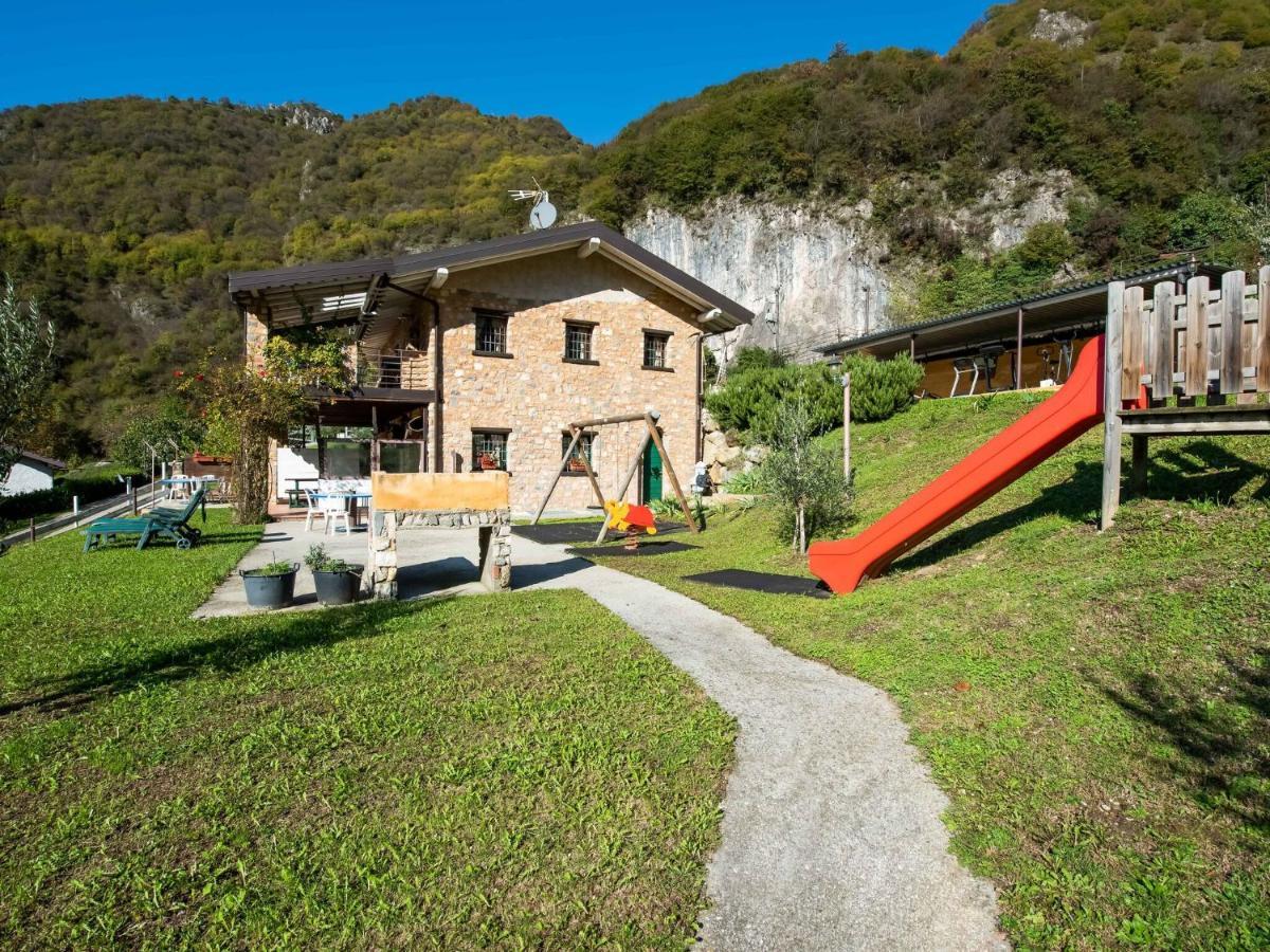 Cozy Chalet At Marone Lake Lombardy With Pool Buitenkant foto